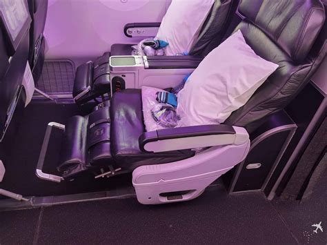 Air New Zealand ditches its premium economy .